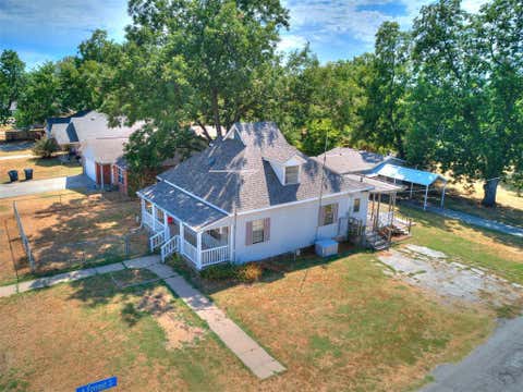 Photo of 502 S Pottenger Avenue, Shawnee, OK 74801 (MLS # 1245681)