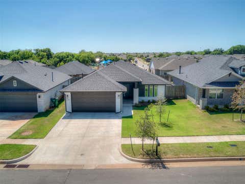 Photo of 305 Pergola Street, Yukon, OK 73099 (MLS # 1241457)
