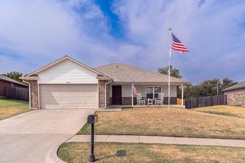 Photo of 10017 Wessex Drive, Yukon, OK 73099 (MLS # 1250898)