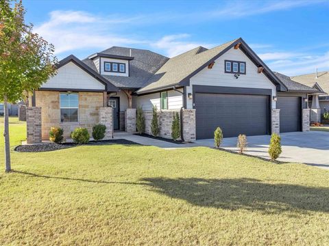 Photo of 1001 Labelle Drive, Newcastle, OK 73065 (MLS # 1200735)