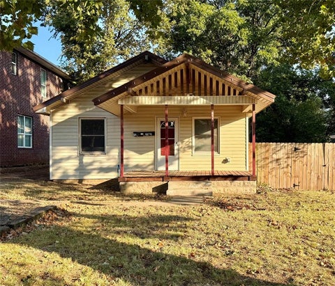 Photo of 217 Emelyn Street, Norman, OK 73069 (MLS # 1248075)