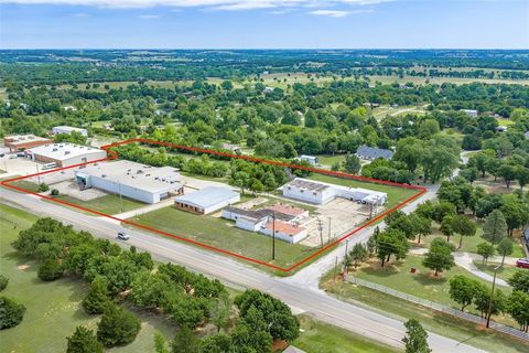 Photo of 1820 N Council Avenue, Blanchard, OK 73010 (MLS # 1229133)