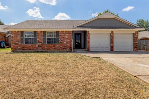 Photo of 1104 Juno Circle, Edmond, OK 73003 (MLS # 1246538)