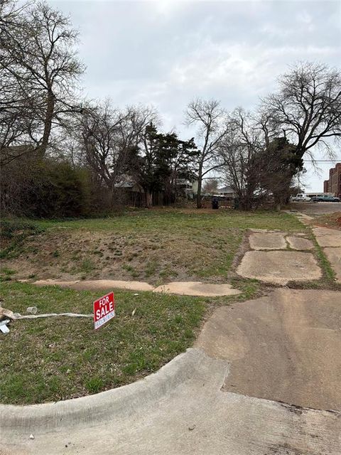 Photo of 1205 NW 7th Street, Oklahoma City, OK 73106 (MLS # 1218524)