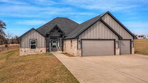 Photo of 2434 Wind River Circle, Blanchard, OK 73010 (MLS # 1202237)