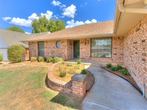 Photo of 3720 Rolling Lane Circle, Midwest City, OK 73110 (MLS # 1248888)