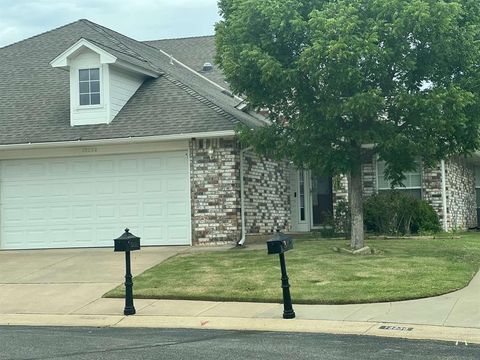 Photo of 13232 Signature Circle, Oklahoma City, OK 73142 (MLS # 1230260)