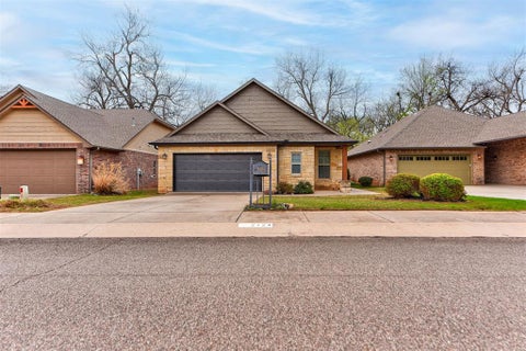 Photo of 2124 Turtle Creek Drive, Norman, OK 73071 (MLS # 1248537)