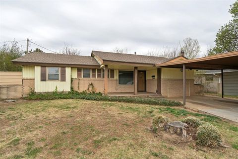 Photo of 968 NW 5th Street, Moore, OK 73160 (MLS # 1218124)