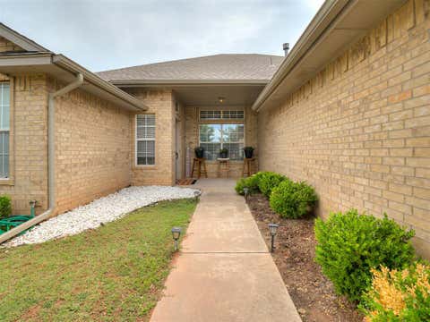 Photo of 404 S Pointe Lane, Mustang, OK 73064 (MLS # 1231992)