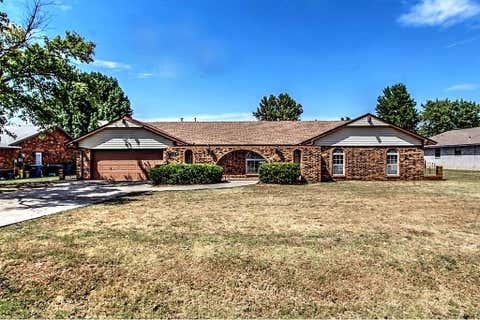 Photo of 1823 W Rose Oak Drive, Mustang, OK 73064 (MLS # 1243841)