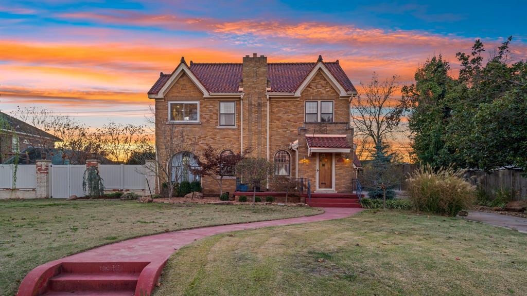 Photo 1 of 38 — 1928 N Broadway Avenue, Shawnee, OK 74804