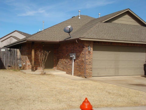 Photo of 11011 SW 5th Street, Yukon, OK 73099 (MLS # 1246875)