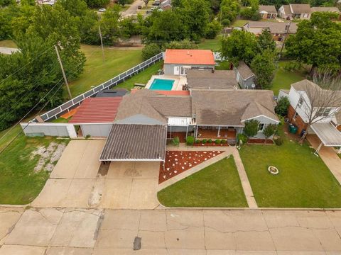 Photo of 2641 NW 35th Street, Oklahoma City, OK 73112 (MLS # 1230637)