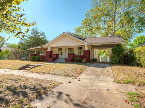 Photo of 424 W Adams Street, Purcell, OK 73080 (MLS # 1252709)