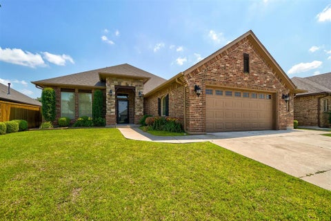 Photo of 232 SW 169th Street, Oklahoma City, OK 73170 (MLS # 1245091)