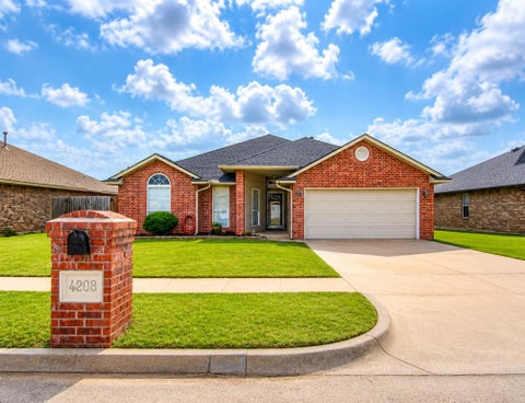 Photo of 4208 Notting Hill Drive, Oklahoma City, OK 73160 (MLS # 1244840)
