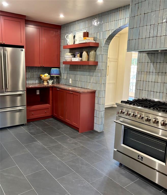 200 Edgemere Court