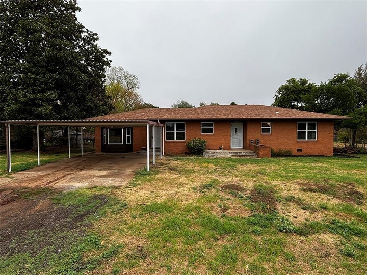 Photo 1 of 34 — 214 S 6th Street, Cyril, OK 73029