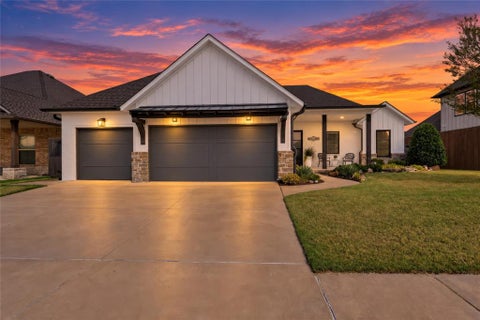 Photo of 304 Bray Lane, Yukon, OK 73099 (MLS # 1251014)