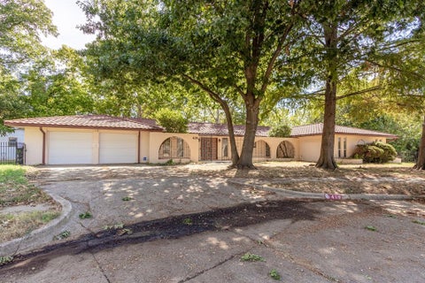 Photo of 419 George L Cross Court, Norman, OK 73069 (MLS # 1250892)