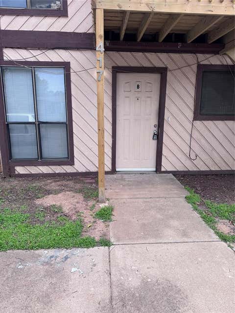Photo of 417 Chartrand Avenue #B, Edmond, OK 73034 (MLS # 1231230)