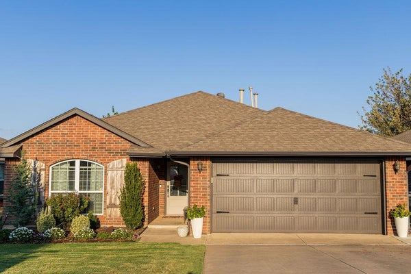 4412 APPLEGATE DR, MOORE, OK 73160 - Image bd34d177d2232e0283f1eaf3ef31fa31/4100387989