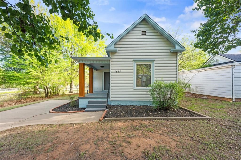 Photo 1 of 50 — 1617 W Logan Avenue, Guthrie, OK 73044