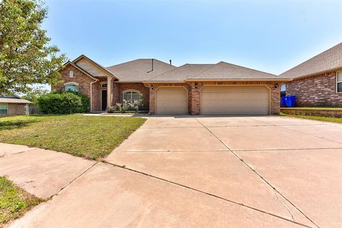 Photo of 313 Starshine Drive, Norman, OK 73071 (MLS # 1229239)