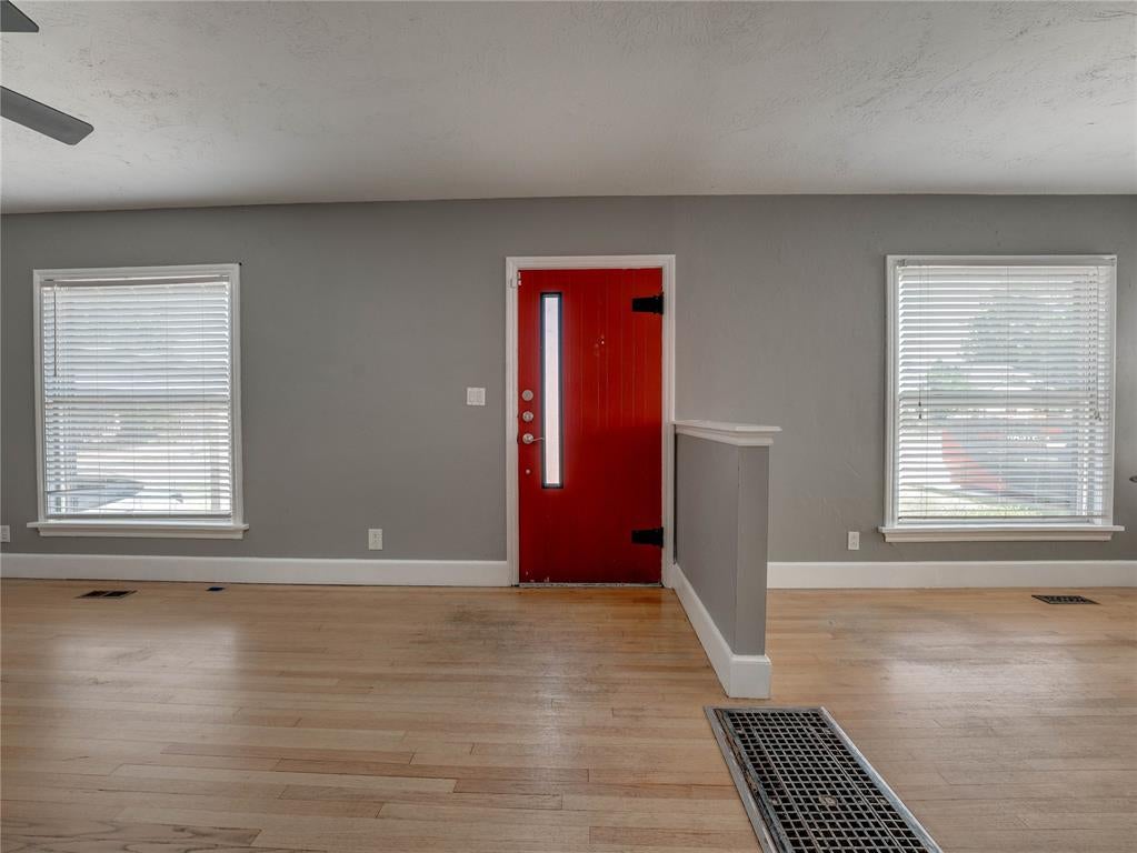 2532 NW 30th Street - Photo 2