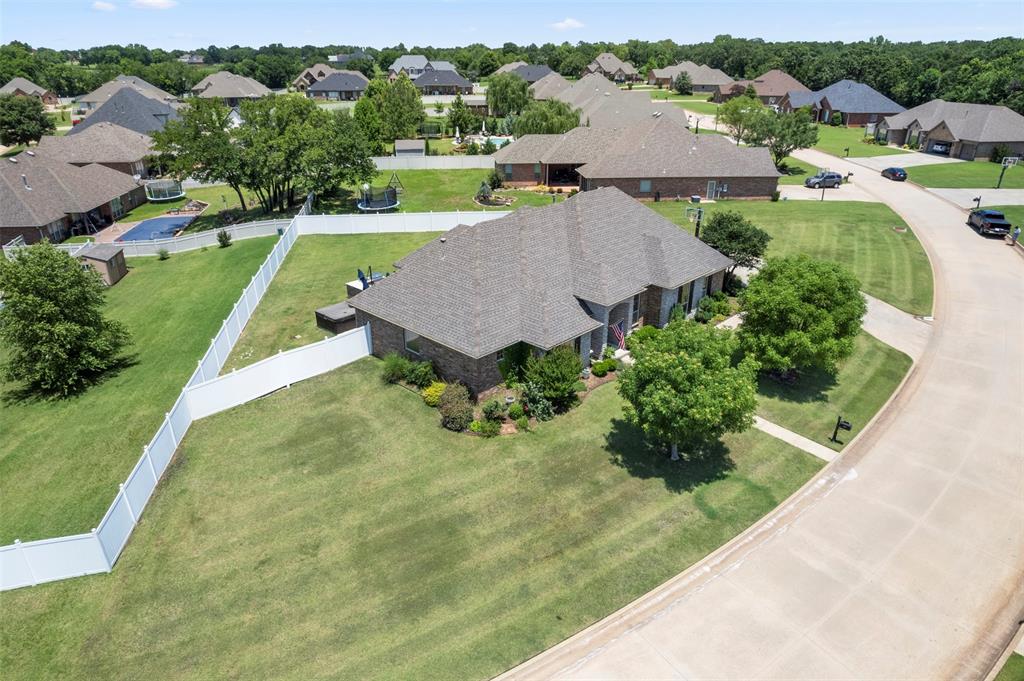 Shawnee, Oklahoma 74804, United States, 4 Bedrooms Bedrooms, ,3 BathroomsBathrooms,Residential,Active,153311