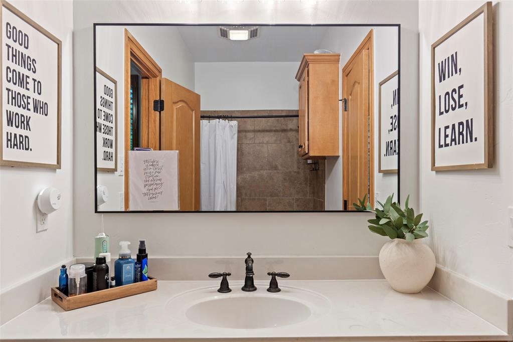 Shawnee, Oklahoma 74804, United States, 4 Bedrooms Bedrooms, ,3 BathroomsBathrooms,Residential,Active,153311