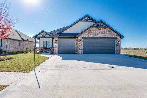 Photo of 2220 SW 160th Street, Oklahoma City, OK 73170 (MLS # 1223275)
