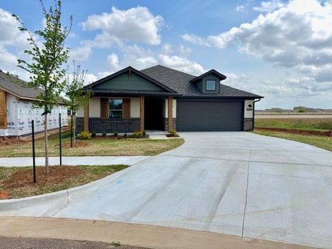 Photo of 3200 Pagoda Pead Drive, Yukon, OK 73099 (MLS # 1224931)