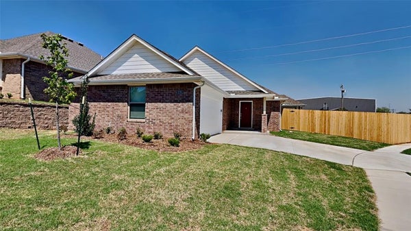 3701 LYNNE AVENUE, EDMOND, OK 73012 - Image bea06589d9a2bb58d29c7bd3dad09df4/488227754