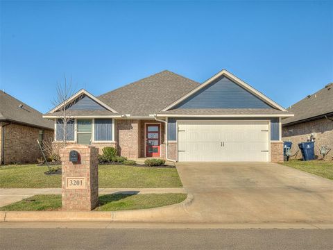 Photo of 3201 Scissortail Way WAY, Yukon, OK 73099 (MLS # 1220409)
