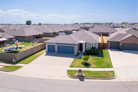 Photo of 3509 Upland Ridge Drive, Yukon, OK 73099 (MLS # 1245806)