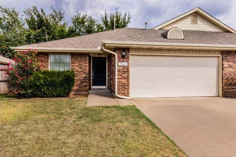 Photo of 3602 Janus Cir, Yukon, OK 73099 (MLS # 1242642)