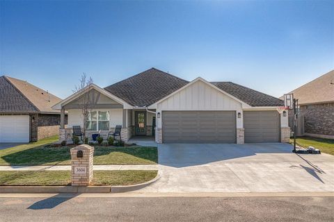 Photo of 3604 Northover Ridge Drive, Yukon, OK 73099 (MLS # 1223147)