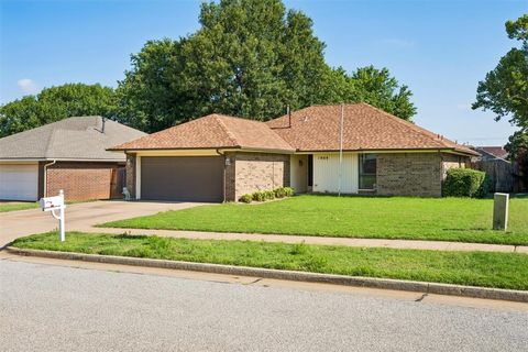 Photo of 1909 Fountain View, Edmond, OK 73013 (MLS # 1237731)
