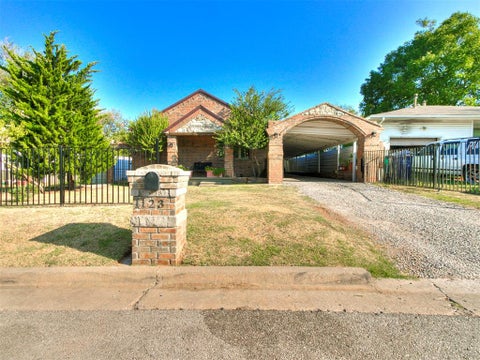 Photo of 1123 NW 97th Street, Oklahoma City, OK 73114 (MLS # 1248811)