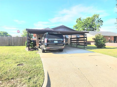 Photo of 313 NW 92nd Street, Oklahoma City, OK 73114 (MLS # 1229771)