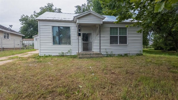 313 W TEXAS AVE, ANADARKO, OK 73005 - Image c078b5a5bc6aa522f1d2936ca26762c8/806559644