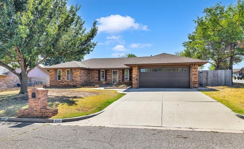 Photo of 617 SW 26th Street, El Reno, OK 73036 (MLS # 1252668)