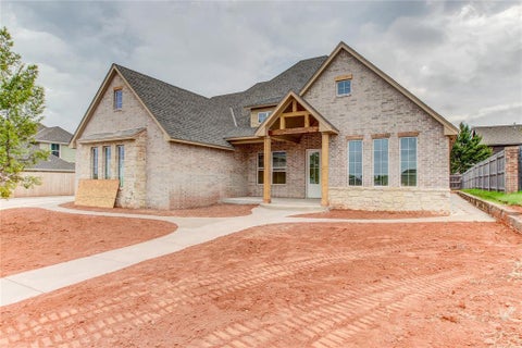 Photo of 1913 Providence Drive, Norman, OK 73071 (MLS # 1241642)