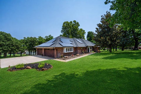 Photo of 8008 Forest Lane, Oklahoma City, OK 73150 (MLS # 1244075)