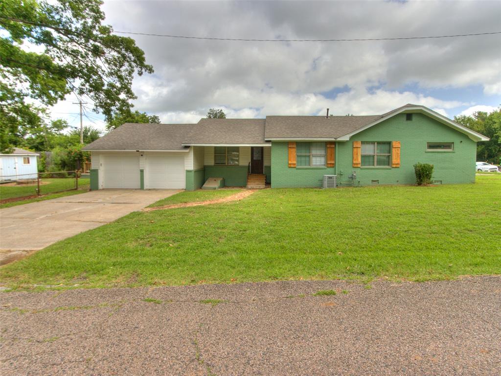 Photo 1 of 48 — 1702 N Market Avenue, Shawnee, OK 74804