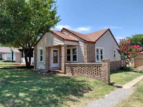 Photo of 1516 W Watts Street, El Reno, OK 73036 (MLS # 1238667)
