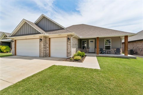 Photo of 1304 Torrey Pines Road, Norman, OK 73072 (MLS # 1241792)