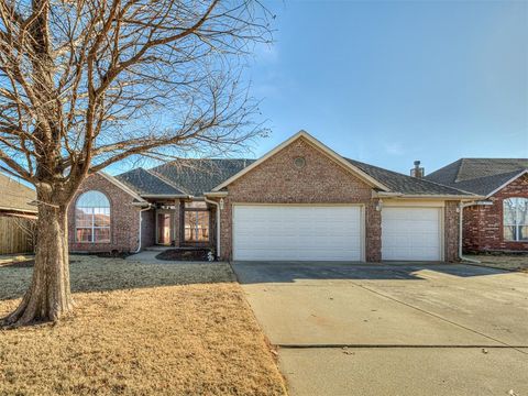 Photo of 4012 Morningstar Drive, Yukon, OK 73099 (MLS # 1208466)